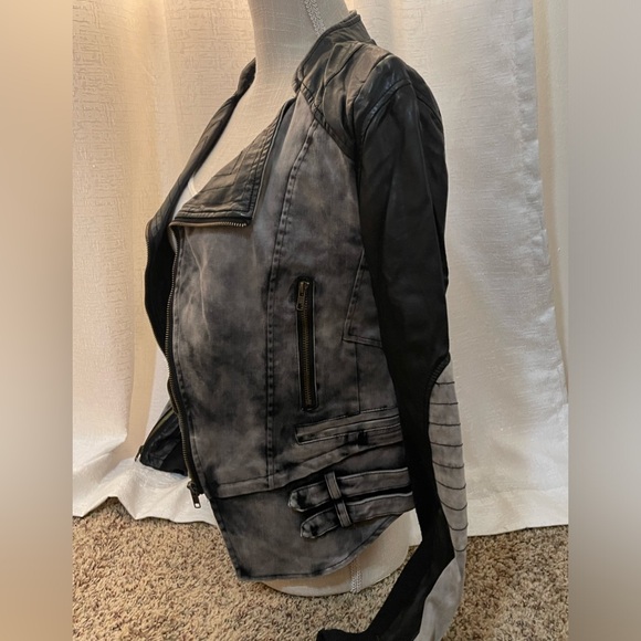 Jacket - Picture 3 of 9